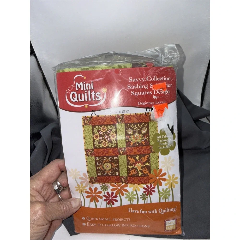Floral Mini Quilt Kit for Beginners NIP 18.5x18.5 Happy Colors! Savvy I